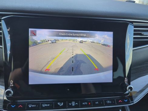 Used 2022 Jeep Wagoneer Series II AWD/4WD image 11