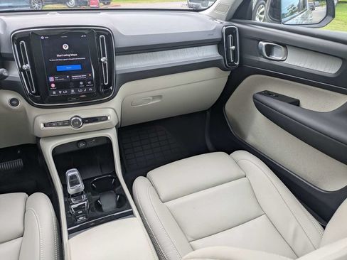 Used 2026 Volvo XC40 B5 Plus AWD/4WD image 18