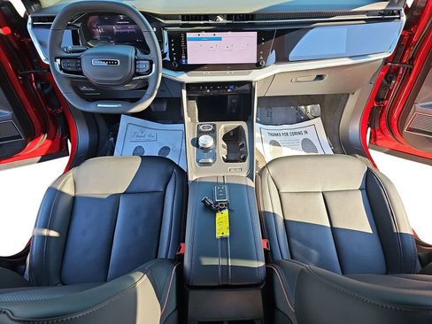 Used 2024 Jeep Wagoneer Launch Edition image 12