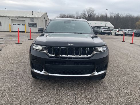 Used 2024 Jeep Grand Cherokee L Laredo w/ Luxury Tech Group I AWD/4WD image 2