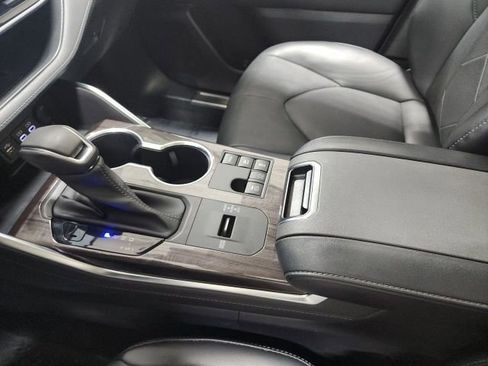 Used 2023 Toyota Highlander Platinum image 36
