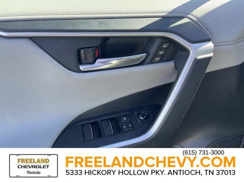 Used 2021 Toyota RAV4 Limited image 30