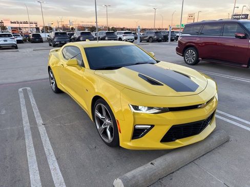 Used 2017 Chevrolet Camaro SS image 3