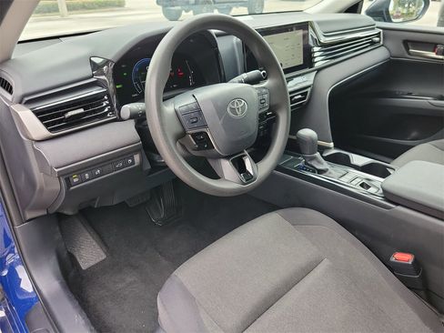 Used 2025 Toyota Camry LE image 16