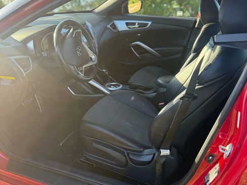 Used 2016 Hyundai Veloster w/ Option Group 02 image 15