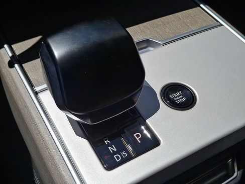 New 2026 Land Rover Range Rover SV AWD/4WD image 13