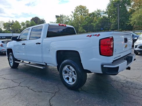 Used 2018 Chevrolet Silverado 1500 Custom w/ Custom Value Package AWD/4WD image 4