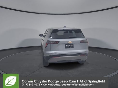 Used 2025 Chevrolet Equinox LT image 12