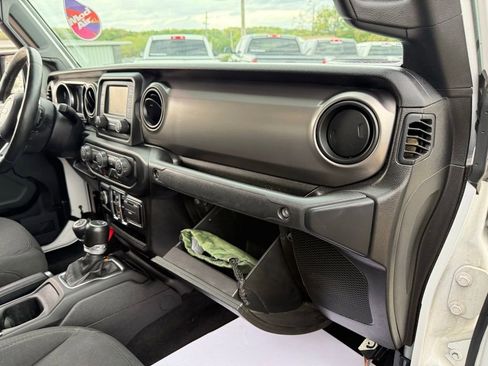 Used 2020 Jeep Gladiator Sport w/ Quick Order Package 24S AWD/4WD image 39