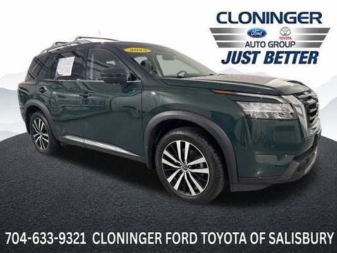 Used 2023 Nissan Pathfinder Platinum AWD/4WD image 1