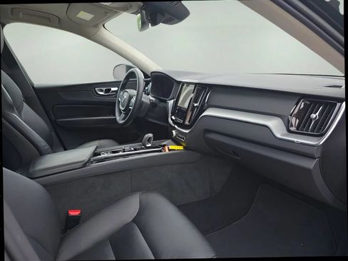 Used 2023 Volvo XC60 B5 Core AWD/4WD image 24