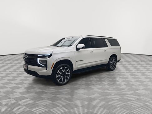 Certified 2025 Chevrolet Suburban RST w/ RST Capability Package image 41