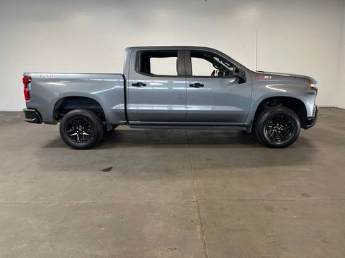 Used 2022 Chevrolet Silverado 1500 LT Trail Boss w/ LPO, Dark Essentials Package AWD/4WD image 2