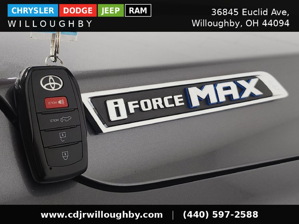 Used 2025 Toyota Tundra Limited AWD/4WD image 48