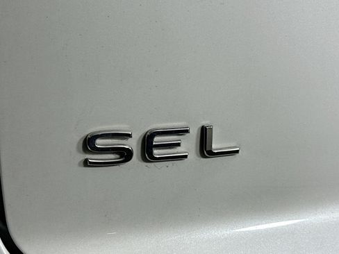 Used 2024 Volkswagen Atlas Cross Sport SEL R-Line image 26