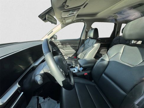 Used 2025 Kia Telluride S image 7