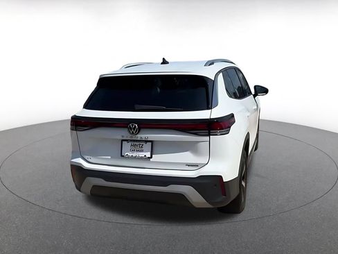 Used 2026 Volkswagen Tiguan SE AWD/4WD image 11