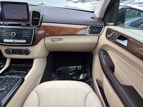 Used 2019 Mercedes-Benz GLS 450 4MATIC image 45