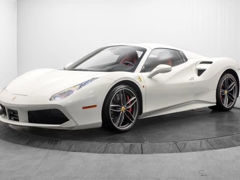 Used 2019 Ferrari 488 Spider RWD image 11