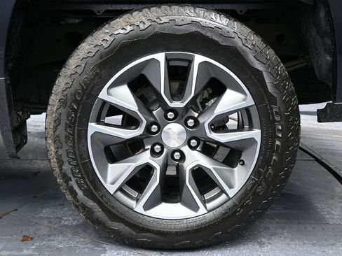 Used 2023 Chevrolet Silverado 1500 LT image 12