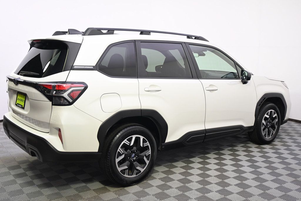 Certified 2025 Subaru Forester Premium AWD/4WD image 7