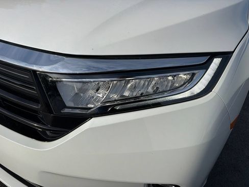 Used 2024 Honda Odyssey Touring image 9