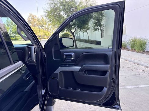 Used 2018 Chevrolet Silverado 1500 LTZ Z71 w/ Midnight Edition AWD/4WD image 14