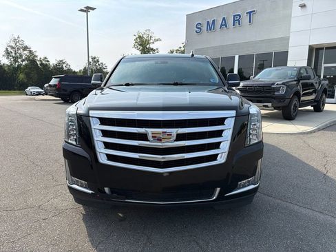 Used 2019 Cadillac Escalade Luxury AWD/4WD image 9
