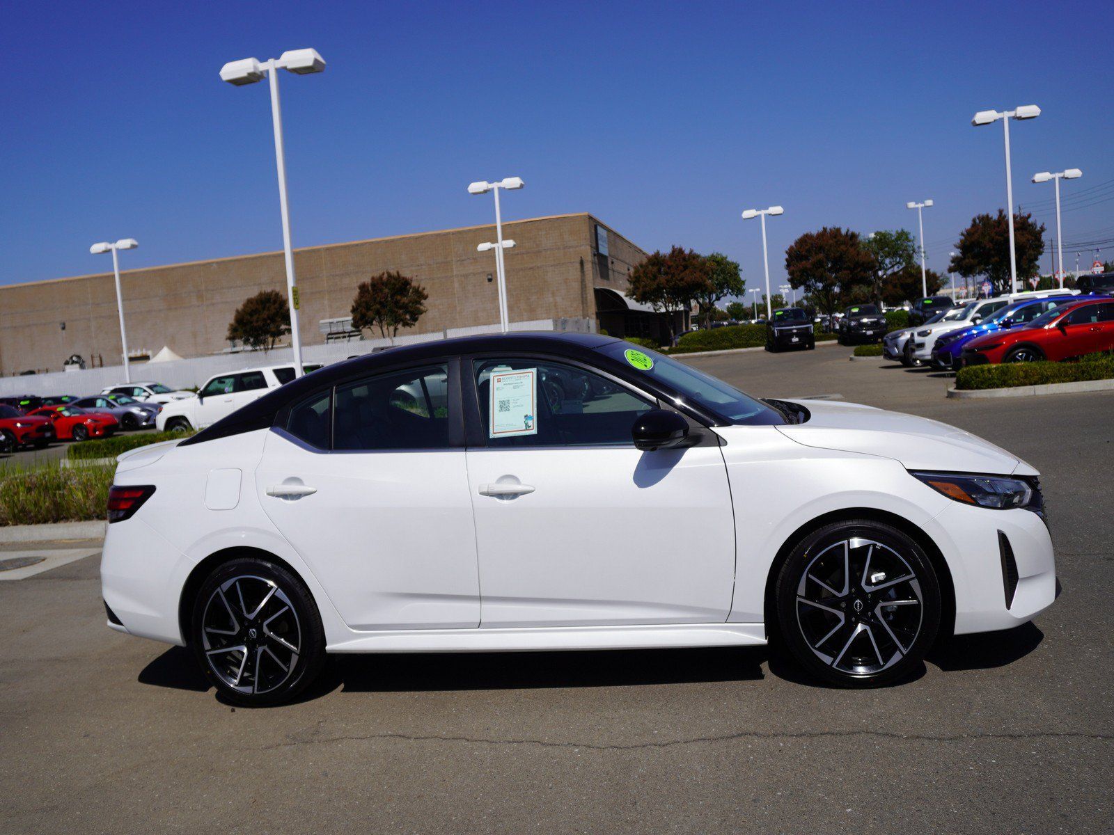 Used 2025 Nissan Sentra SR w/ SR Premium Package FWD image 4