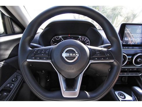 Used 2025 Nissan Sentra SV image 14