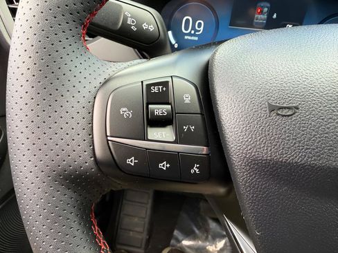 Used 2025 Ford Escape ST-Line Elite w/ Premium Technology Package AWD/4WD image 18