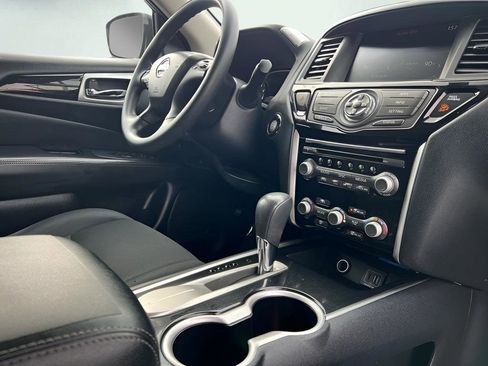 Used 2019 Nissan Pathfinder S image 32