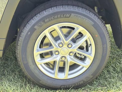New 2026 Jeep Grand Cherokee L Laredo RWD image 20