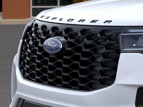 New 2025 Ford Explorer ST-Line w/ Premium Package image 17