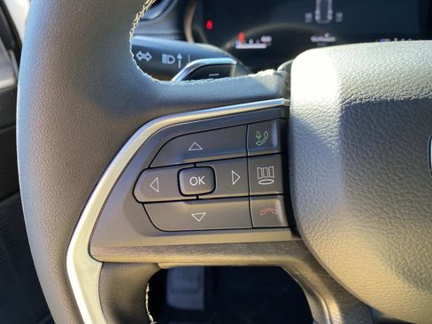 New 2026 Jeep Grand Cherokee Altitude image 14