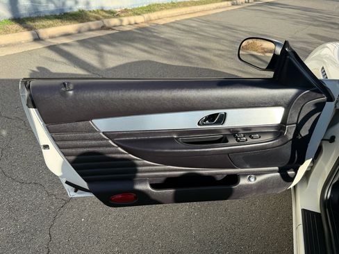 Used 2003 Ford Thunderbird image 23