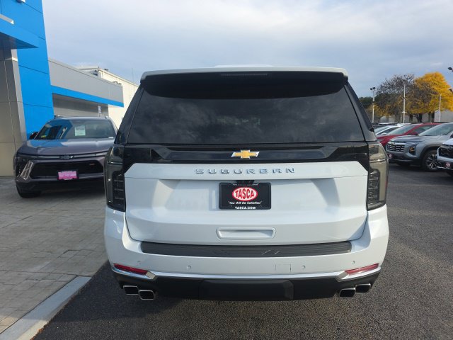 Used 2026 Chevrolet Suburban High Country AWD/4WD image 3