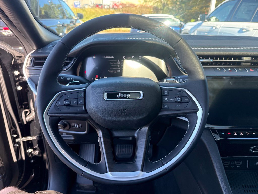 New 2027 Jeep Grand Cherokee Limited AWD/4WD image 10