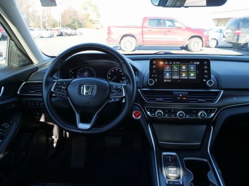 Used 2020 Honda Accord Touring image 18