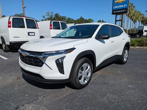 New 2026 Chevrolet Trax LS w/ Driver Confidence Package image 8