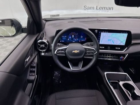 Used 2025 Chevrolet Equinox LT w/ Safety and Technology Package image 23