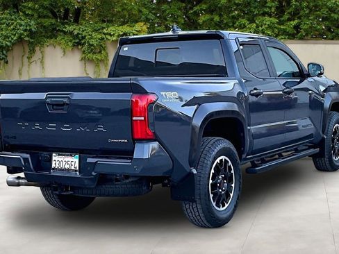 Used 2025 Toyota Tacoma TRD Off-Road w/ TRD Off Road Upgrade Package AWD/4WD image 5