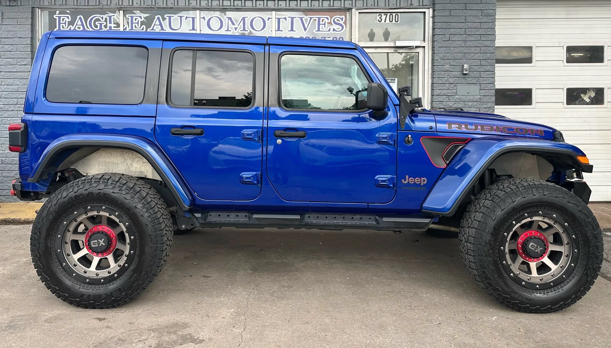 Used 2020 Jeep Wrangler Unlimited Rubicon w/ LED Lighting Group AWD/4WD image 2