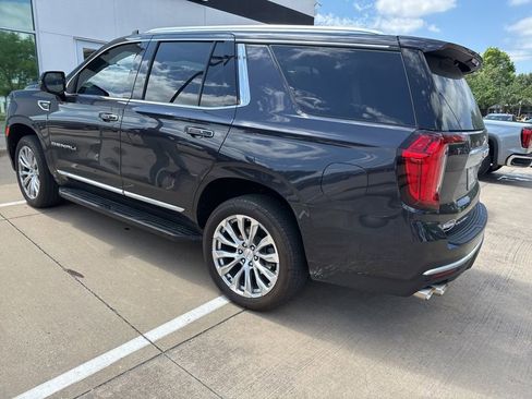 Used 2023 GMC Yukon Denali RWD image 3