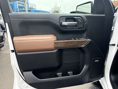 Used 2019 Chevrolet Silverado 1500 High Country w/ Technology Package image 22