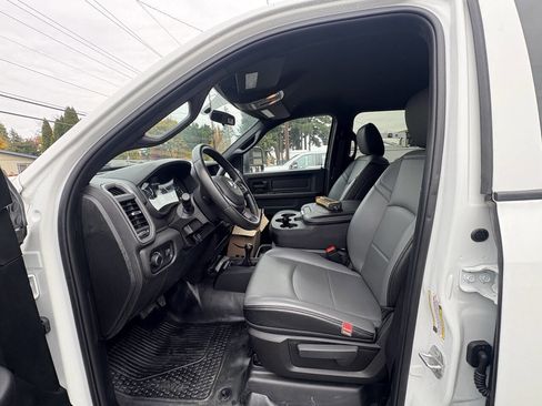 Used 2024 RAM 5500 Tradesman w/ Chrome Appearance Group image 26