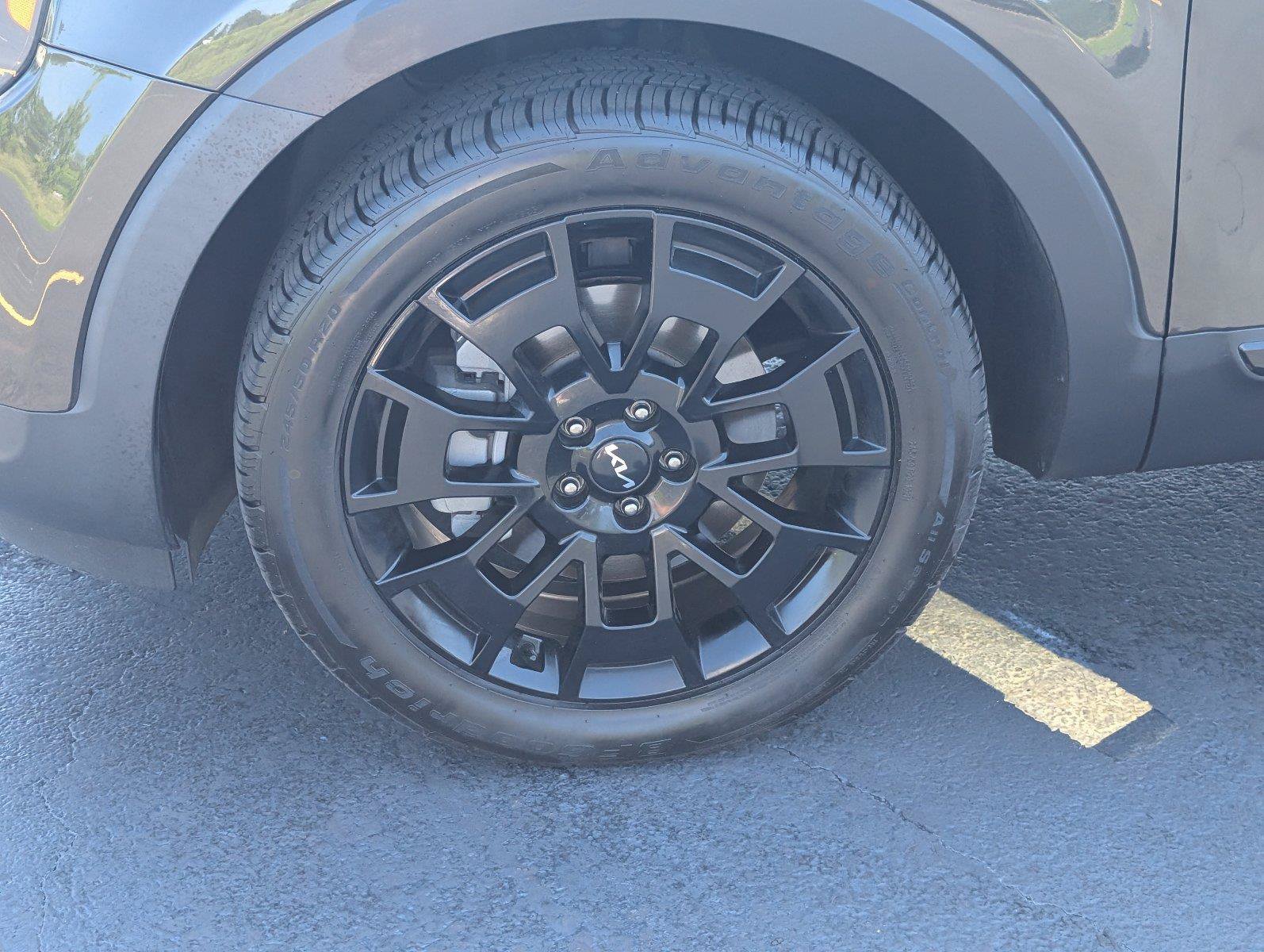 Used 2022 Kia Telluride SX w/ Nightfall Edition Package AWD/4WD image 10