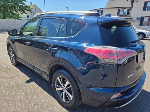 Used 2017 Toyota RAV4 XLE AWD/4WD image 8