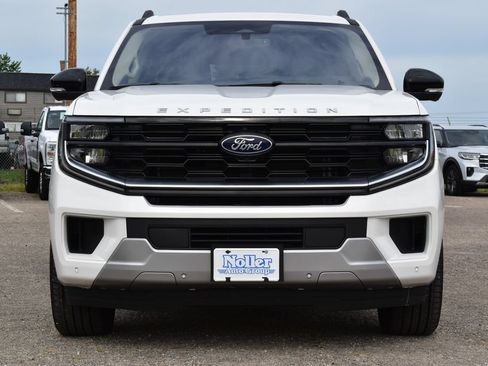 Certified 2025 Ford Expedition Max Platinum w/ Driver's Package AWD/4WD image 2