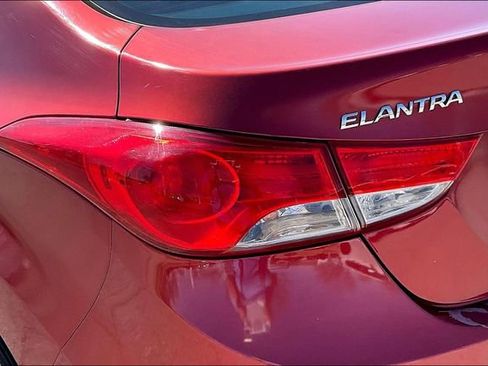 Used 2013 Hyundai Elantra GLS w/ Preferred Pkg image 27